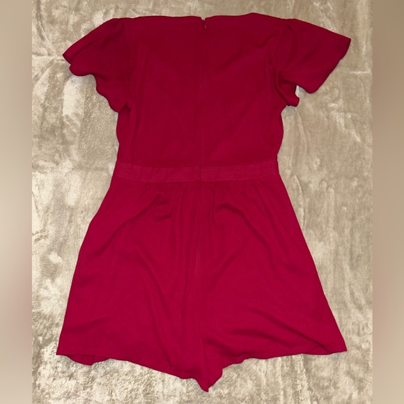 Express Red One-Piece Romper with Peek-a-Boo Triangle size 6 - Picture 4 of 4